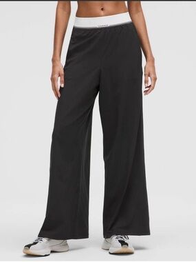 Lululemon Swift High-Rise Wide-Leg Pant *Logo Waistband - Black / White